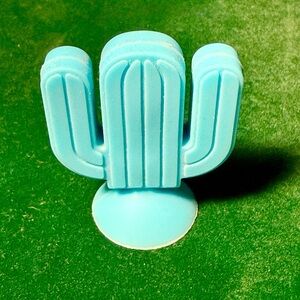 Turquoise Cactus Wire Holder with Suction Bottom